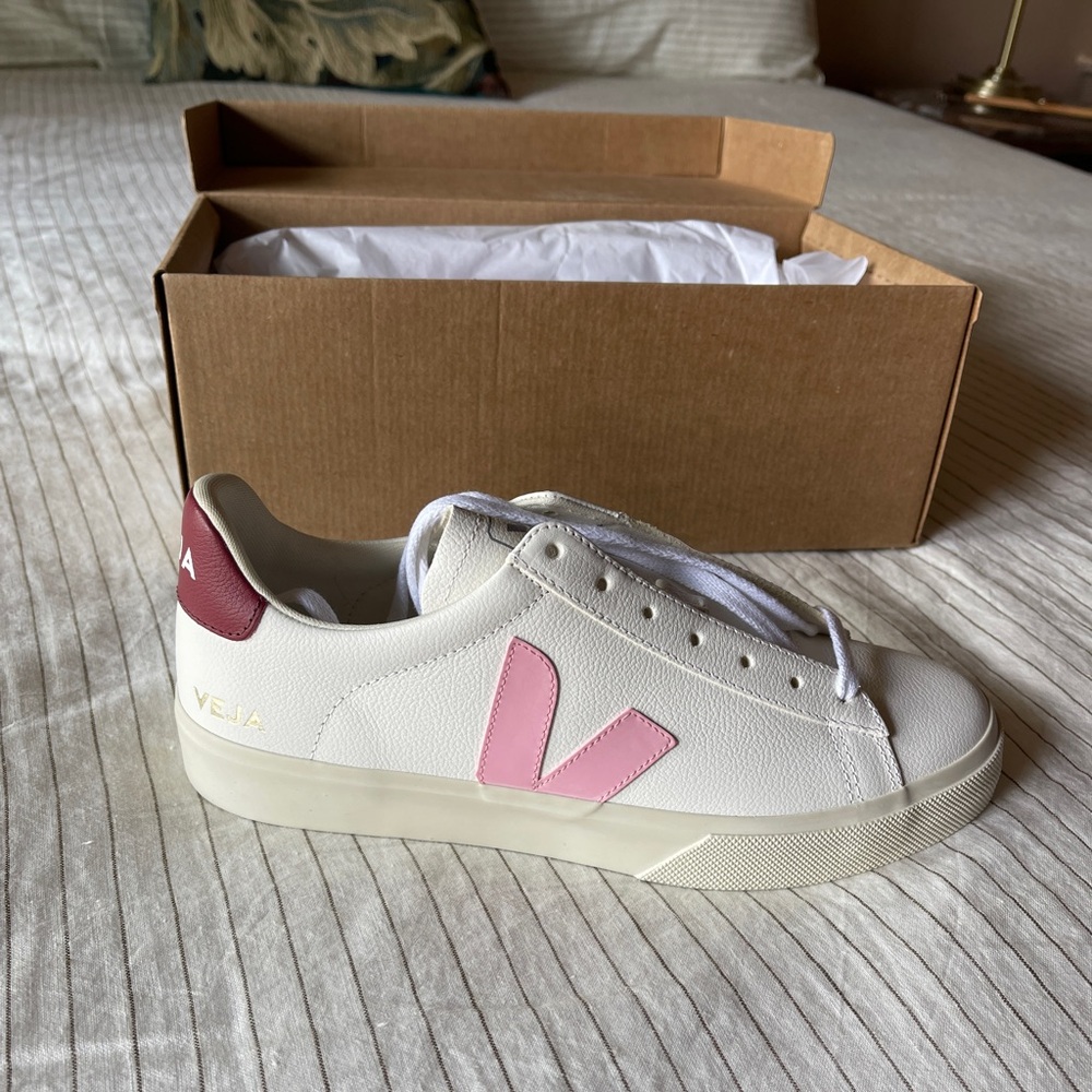 Veja Campo Chromefree Women Sneaker White, Guimauve, & Marsala | Size 9 US/42 EU